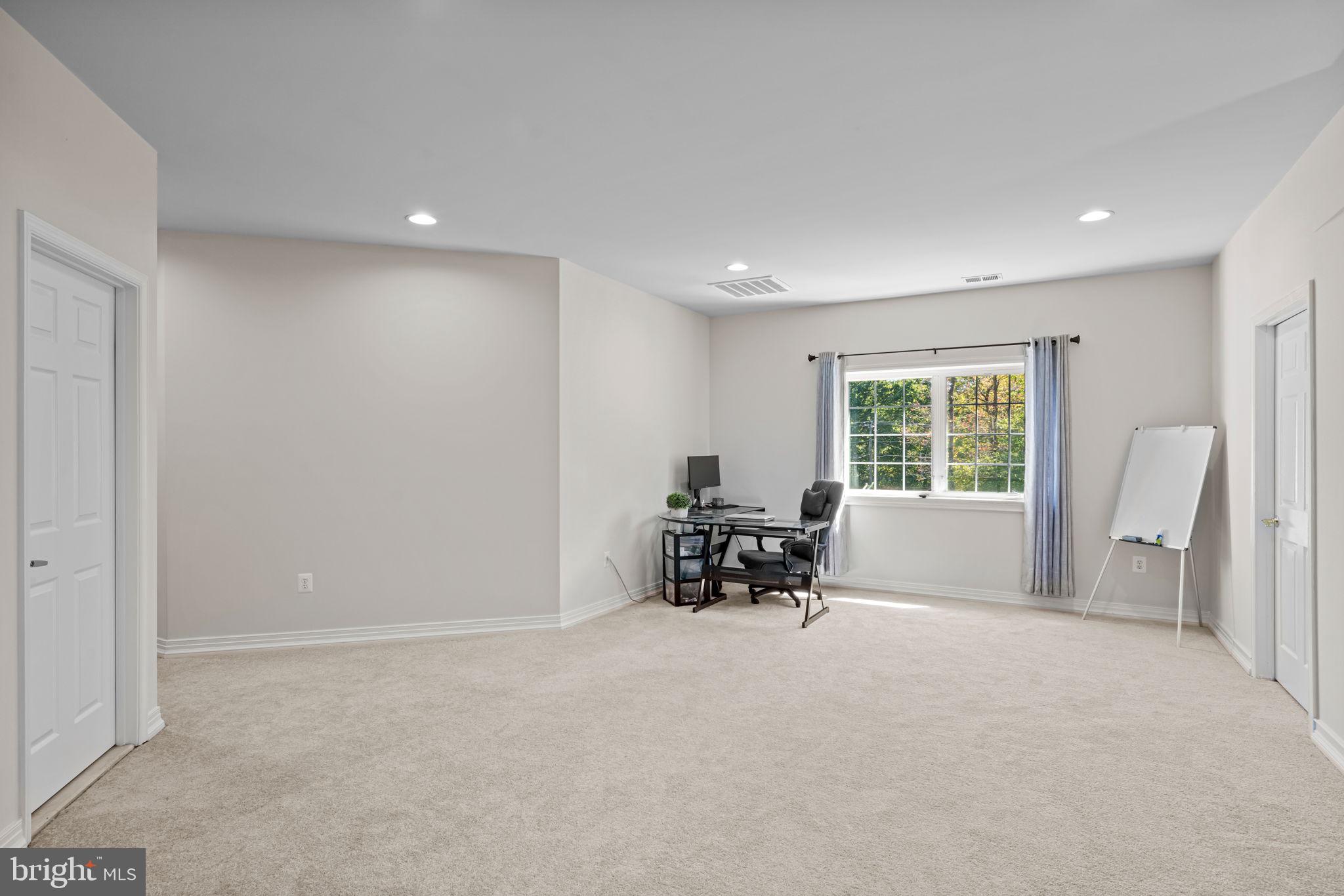 FAIRFAX STATION - Residential