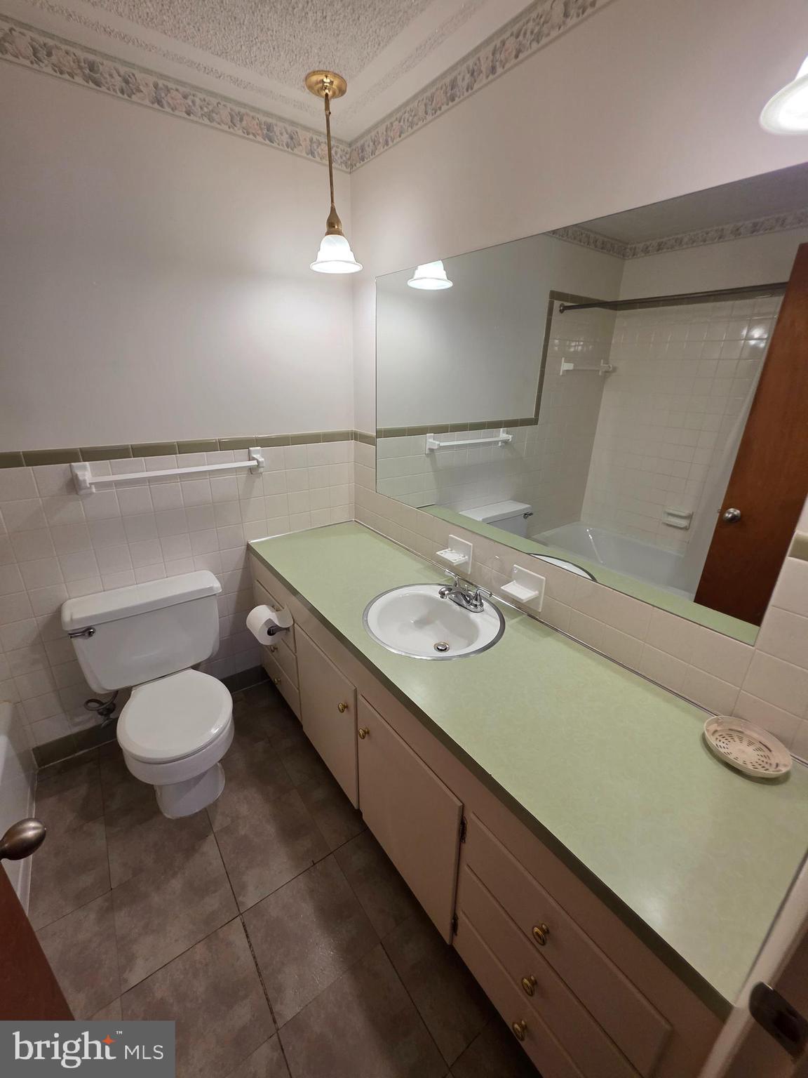 DEVON MANOR - Residential