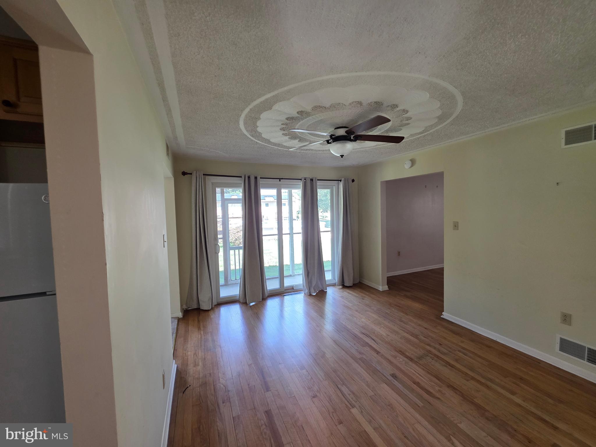 DEVON MANOR - Residential