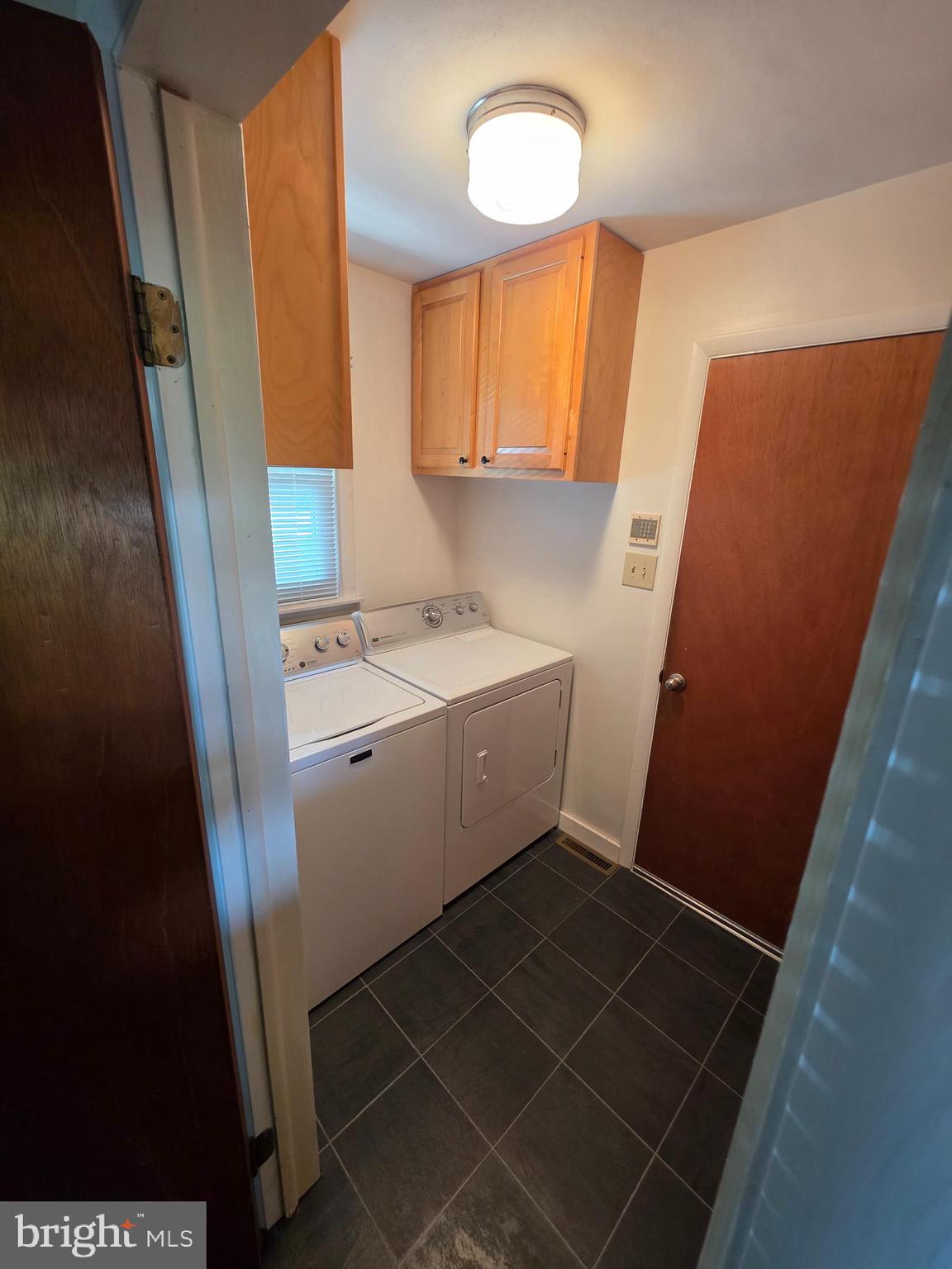 DEVON MANOR - Residential