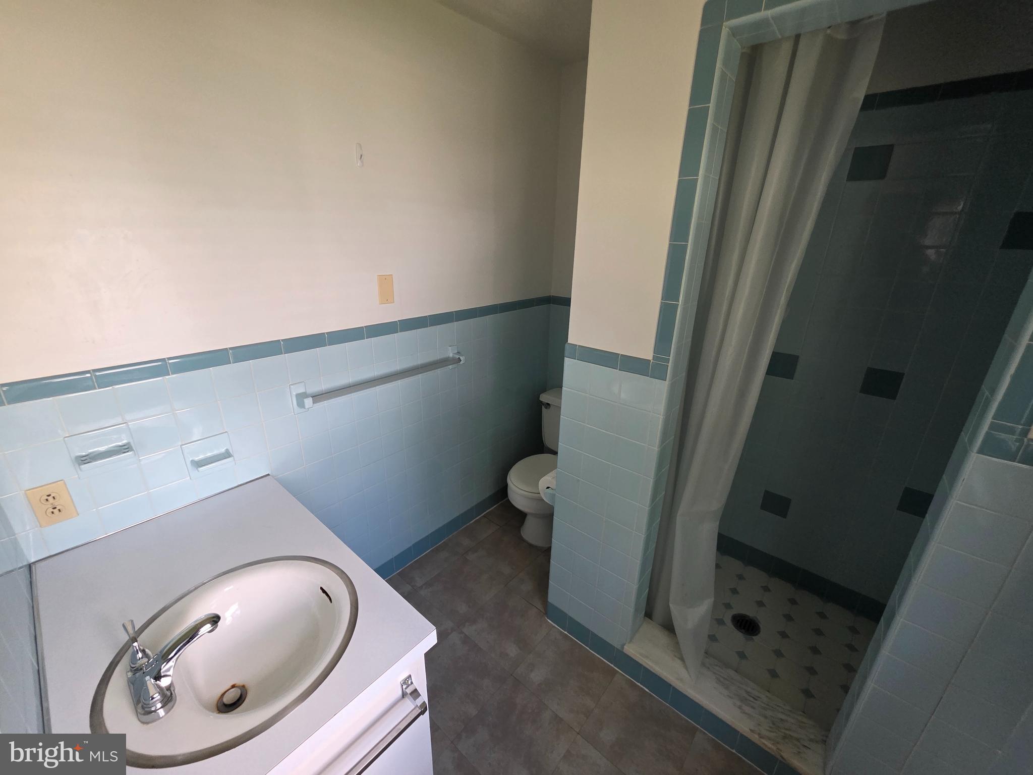 DEVON MANOR - Residential