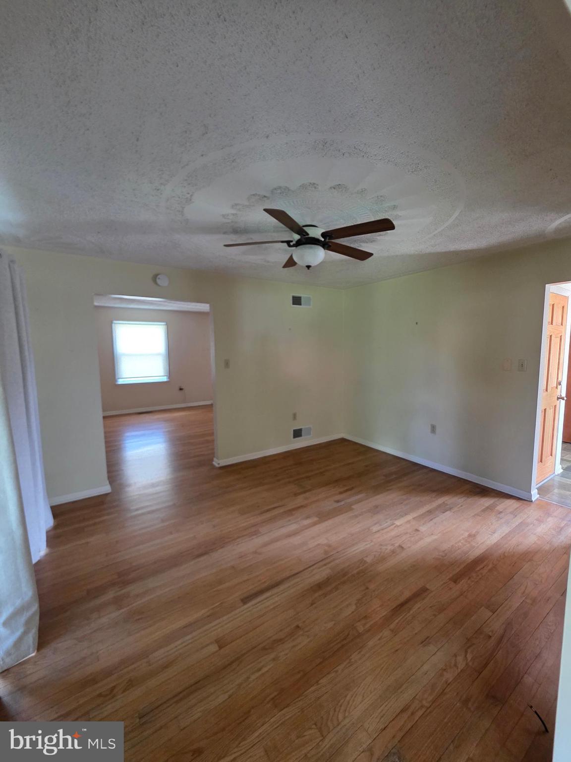 DEVON MANOR - Residential