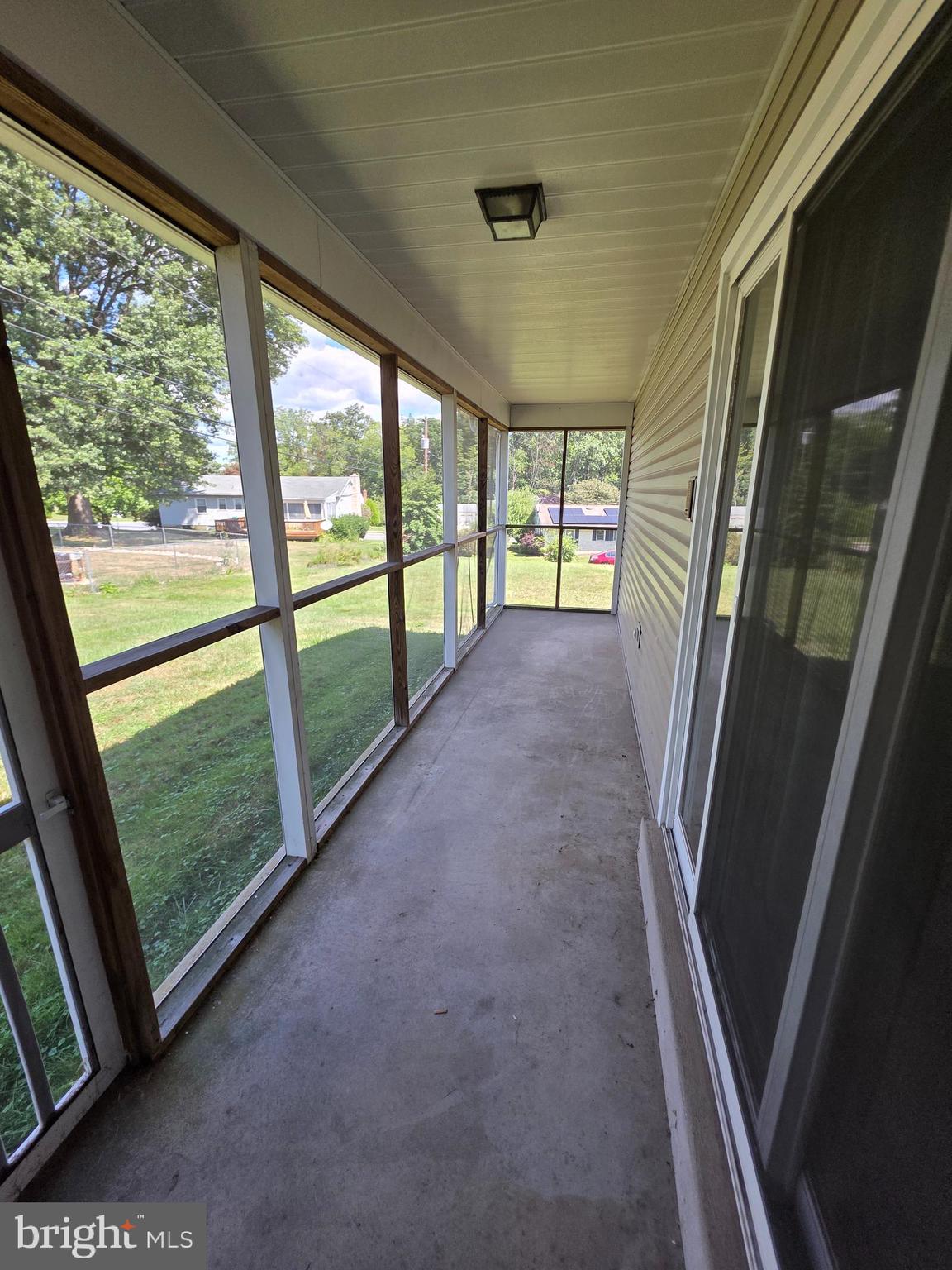 DEVON MANOR - Residential