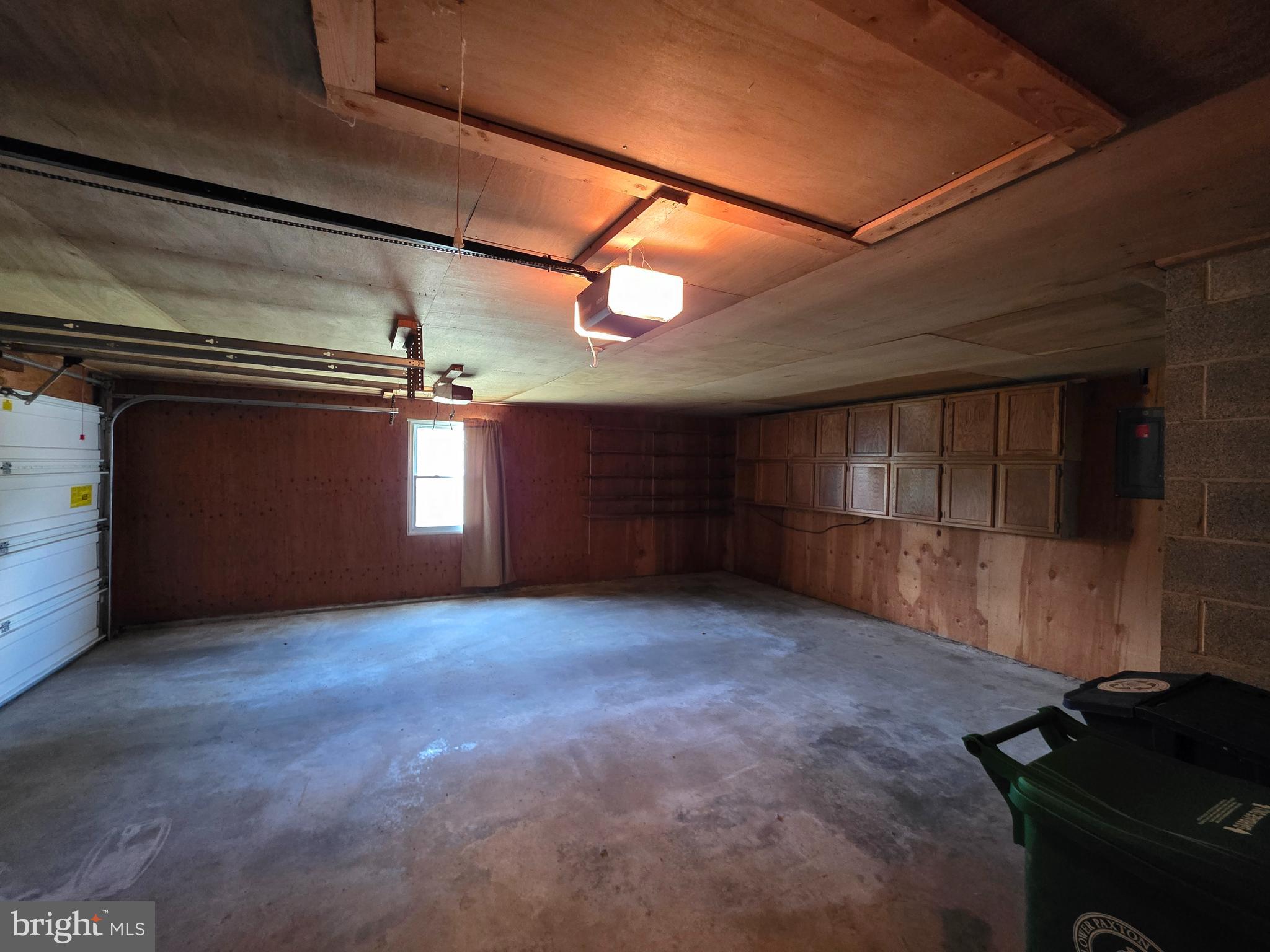 DEVON MANOR - Residential