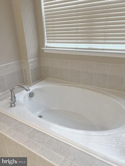 FIELDSTONE AT RIVER HILL - Residential