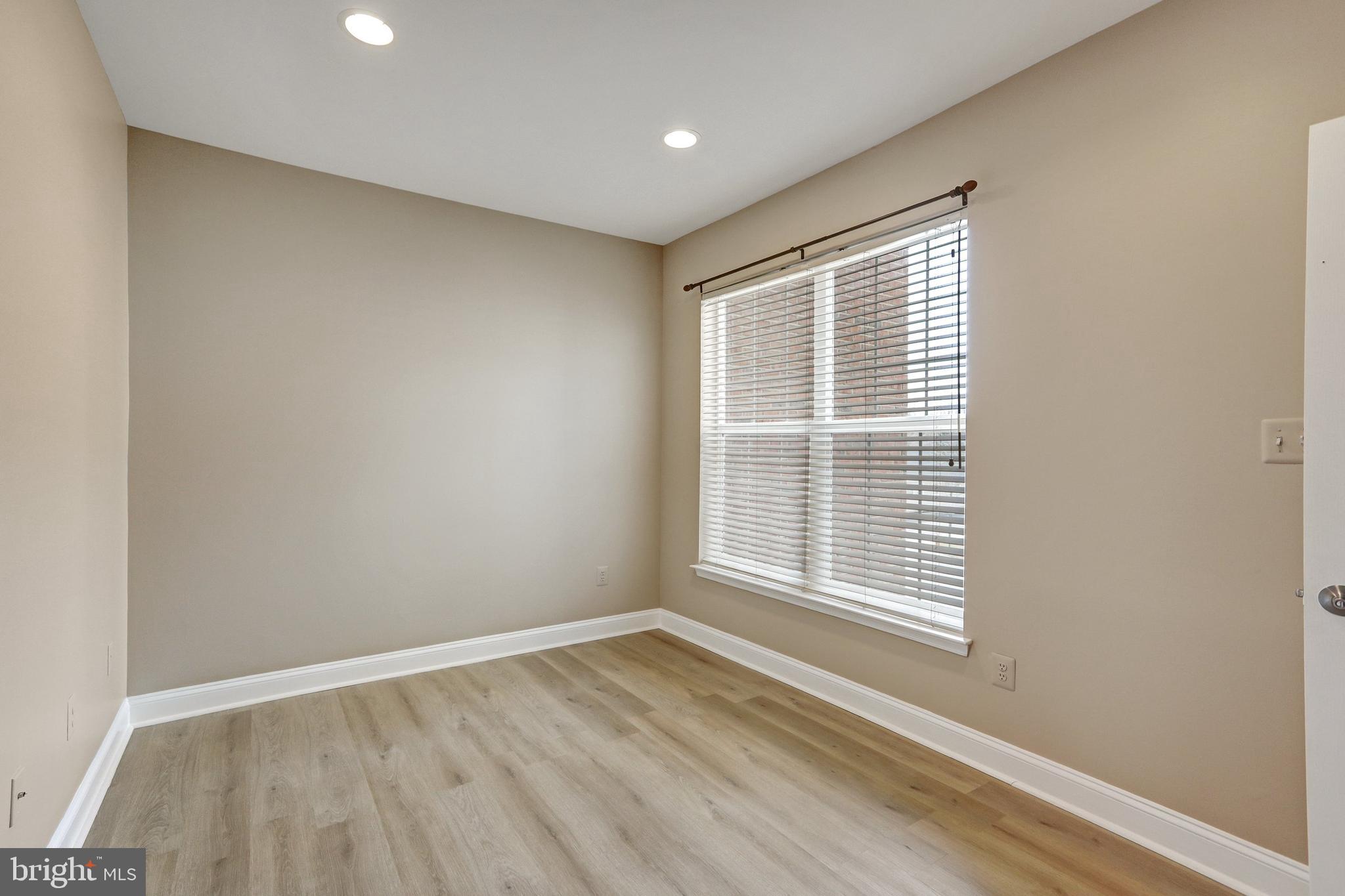 FIELDSTONE AT RIVER HILL - Residential