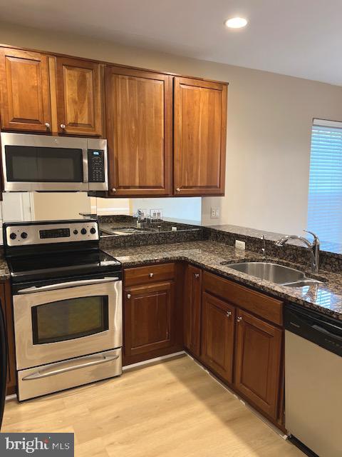 FIELDSTONE AT RIVER HILL - Residential