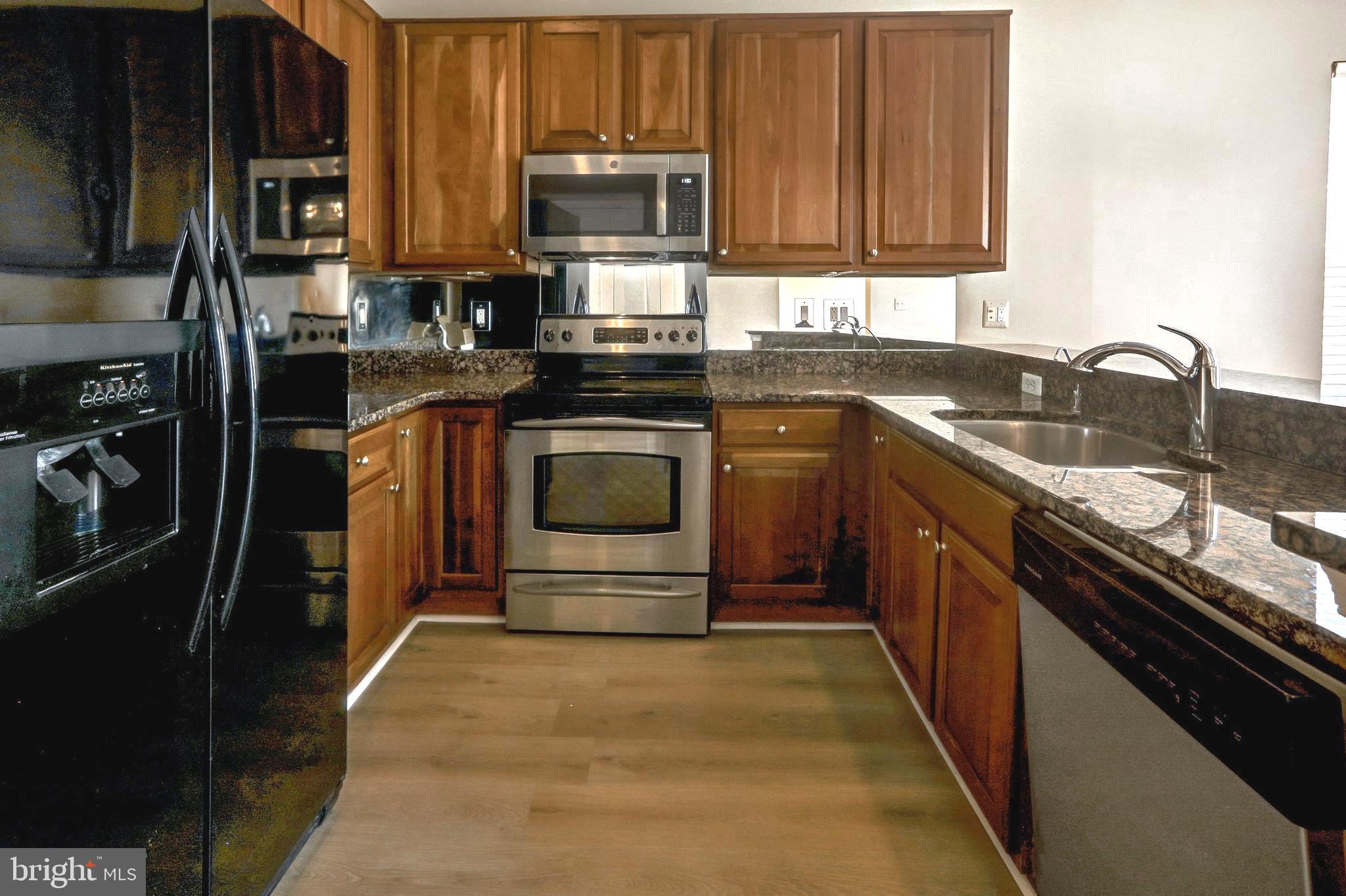 FIELDSTONE AT RIVER HILL - Residential