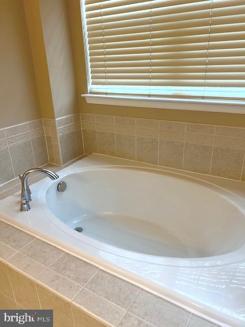 FIELDSTONE AT RIVER HILL - Residential