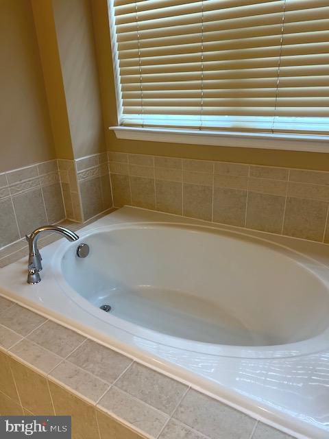 FIELDSTONE AT RIVER HILL - Residential