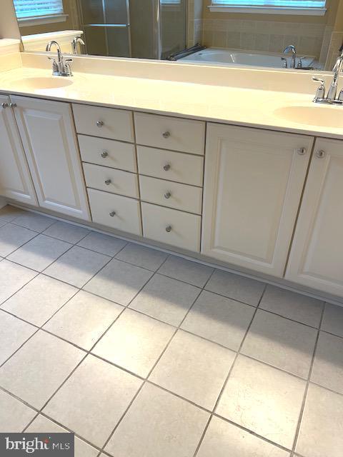 FIELDSTONE AT RIVER HILL - Residential