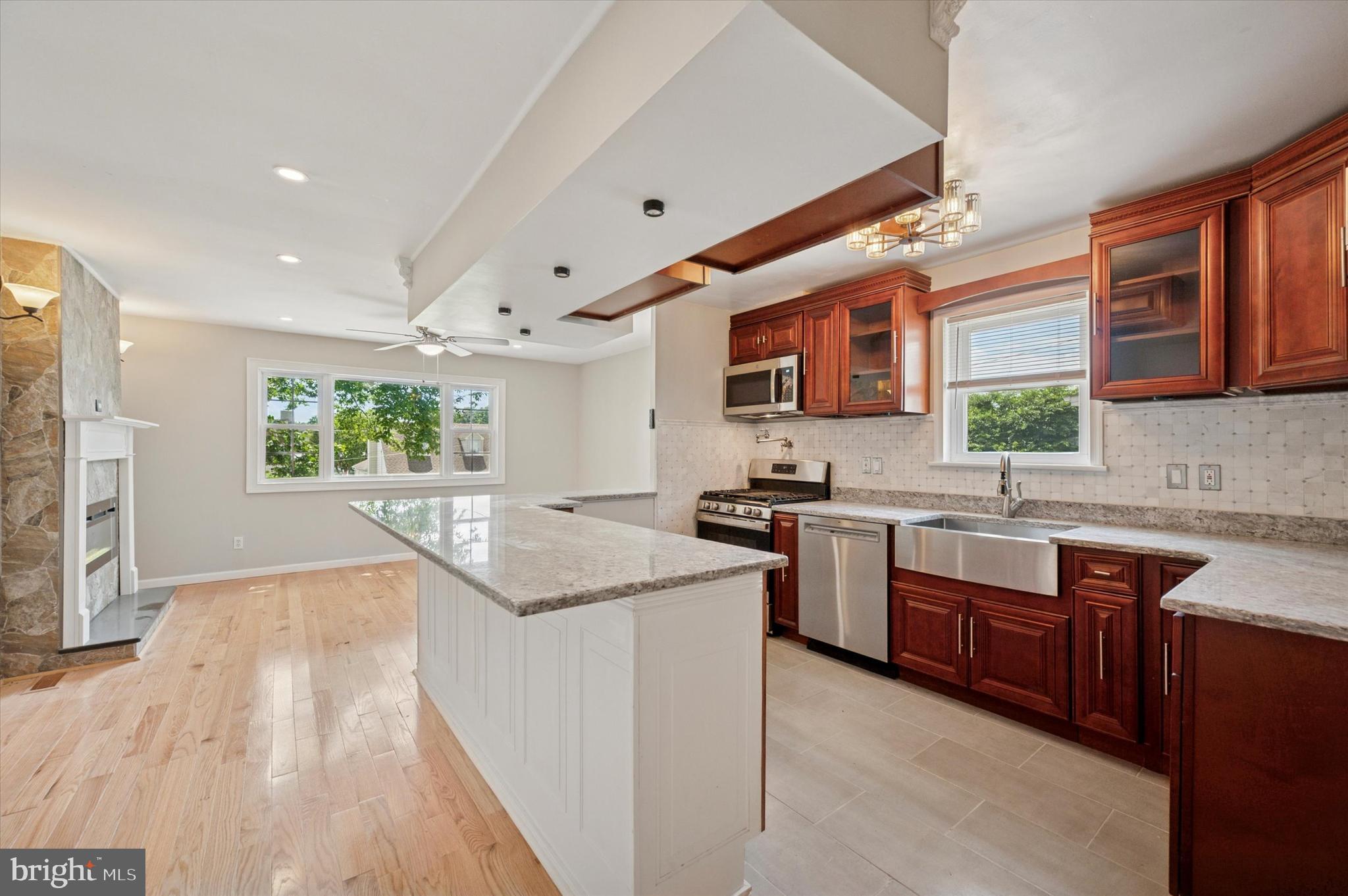 FOX CHASE - Residential