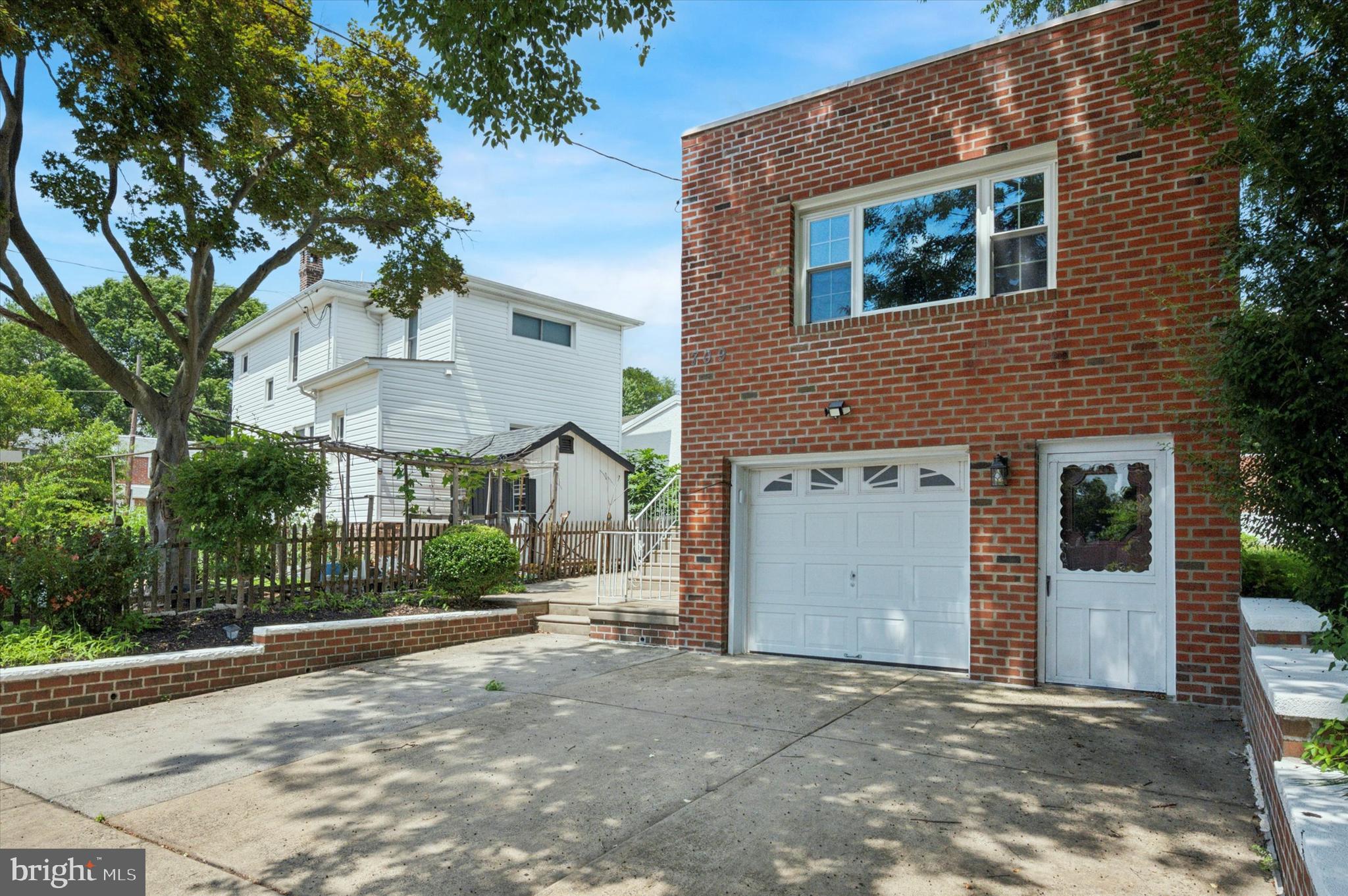 FOX CHASE - Residential