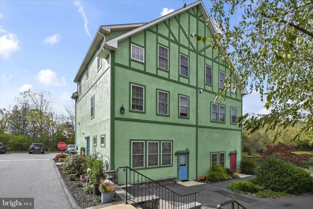 Photo of 43 Bissenden Way, REINHOLDS, PA 17569 (MLS # PALA2077918)
