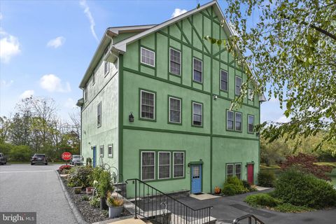 43 BISSENDEN WAY REINHOLDS PA 17569