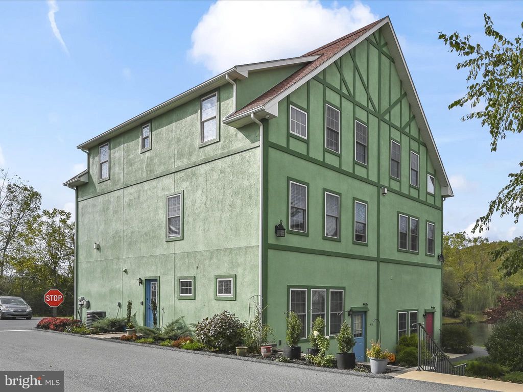 Photo of 43 Bissenden Way, REINHOLDS, PA 17569 (MLS # PALA2077918)