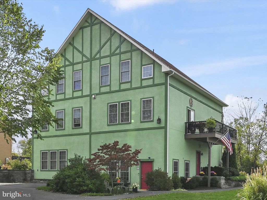 Photo of 43 Bissenden Way, REINHOLDS, PA 17569 (MLS # PALA2077918)