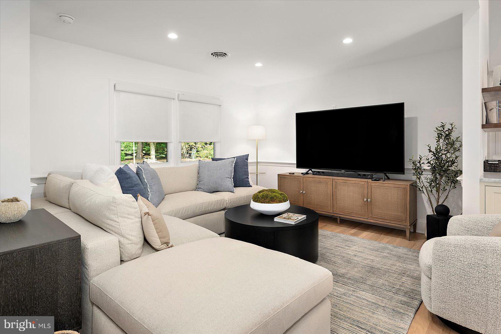 MOUNT PLEASANT - Residential