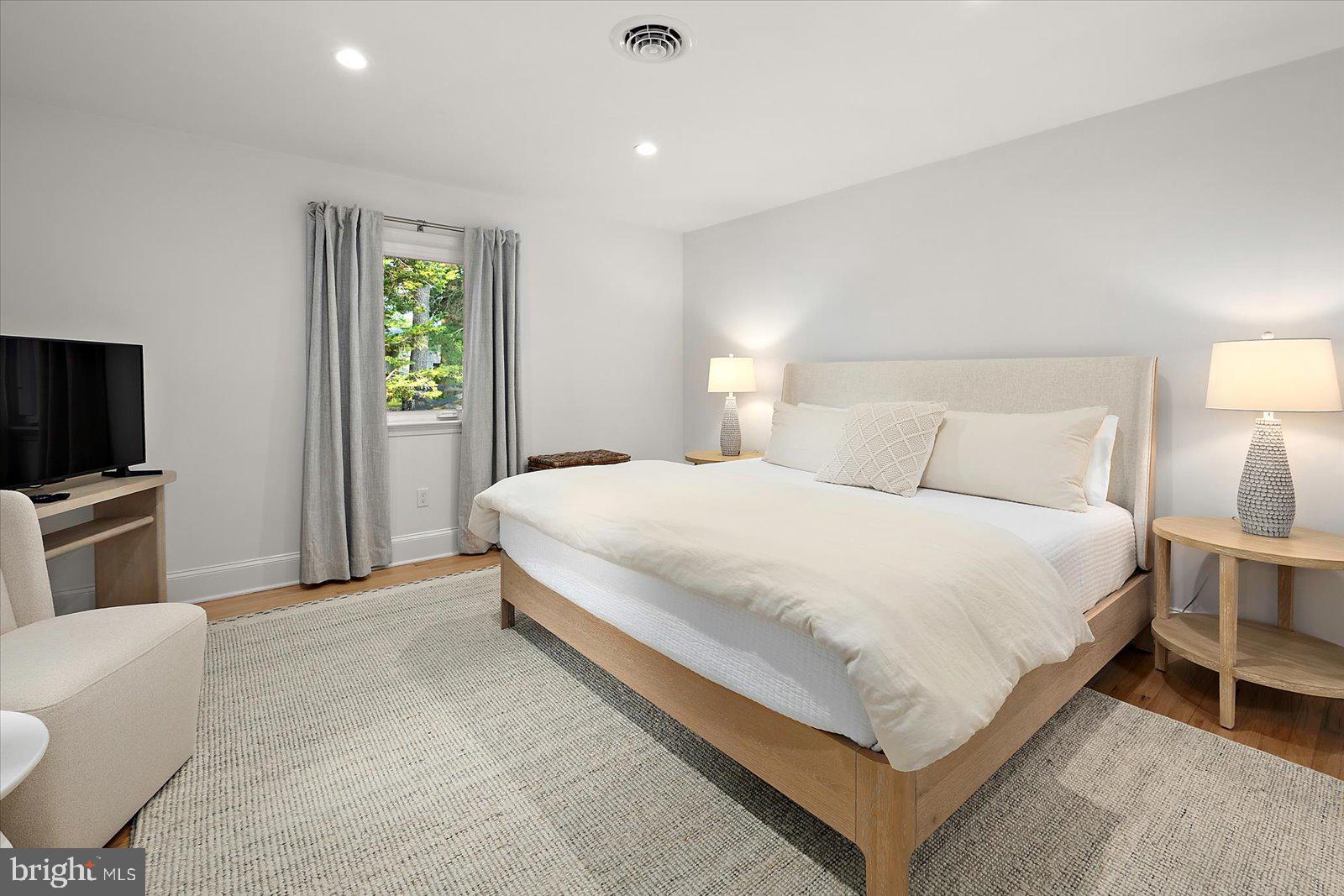 MOUNT PLEASANT - Residential