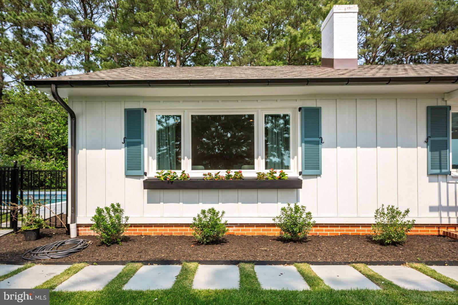 MOUNT PLEASANT - Residential