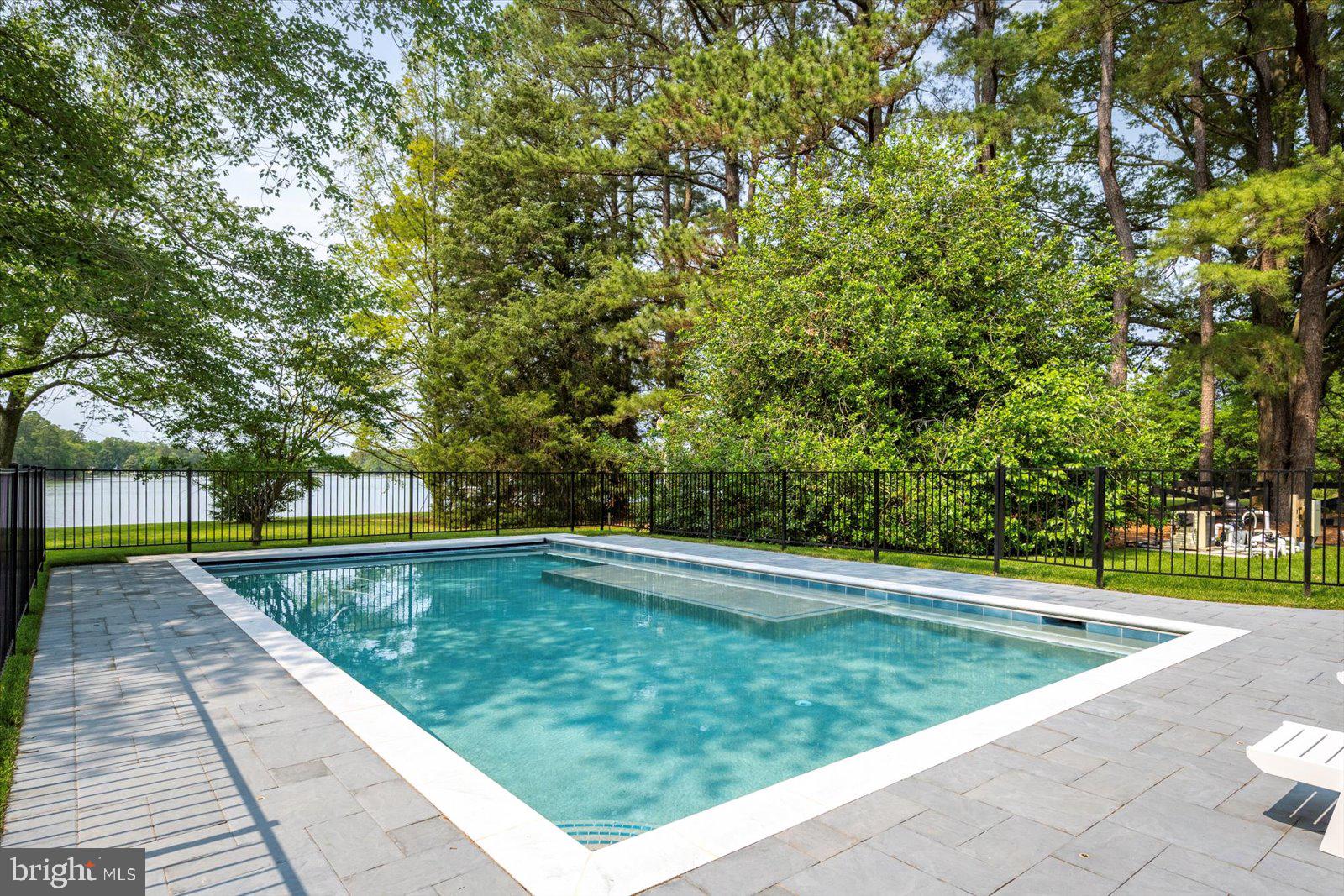 MOUNT PLEASANT - Residential