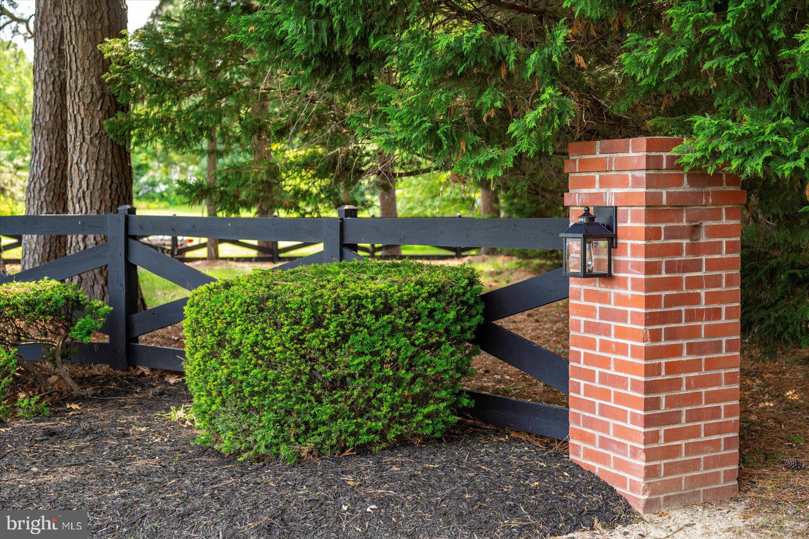 MOUNT PLEASANT - Residential