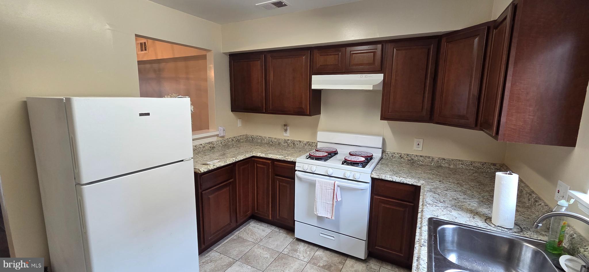 2100 YOUNG STREET SE