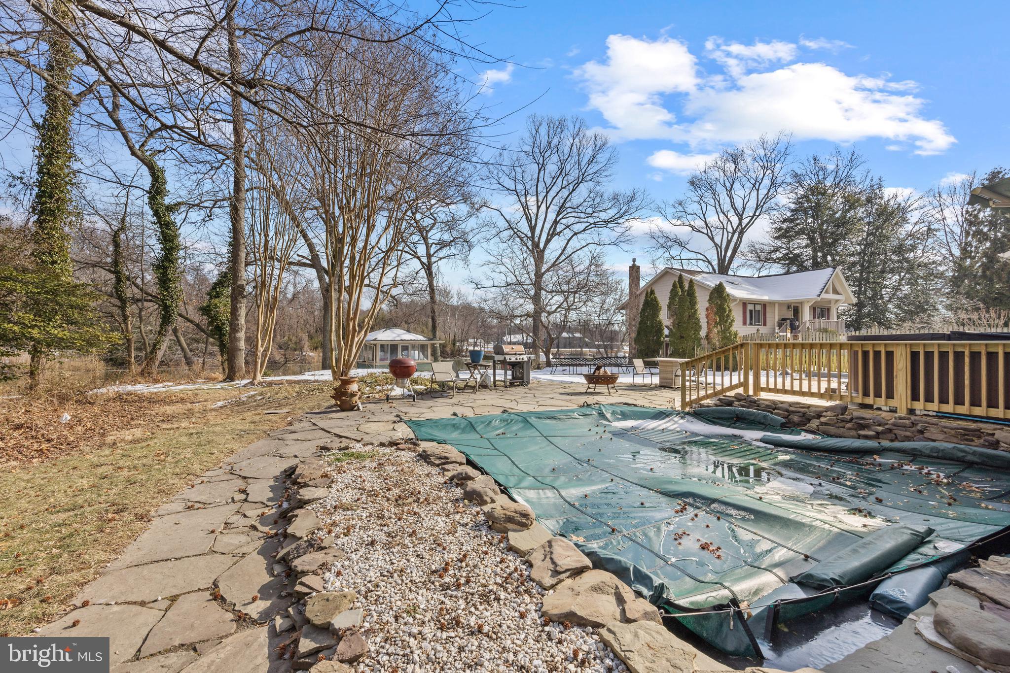 MEREDITH HOMES - Residential