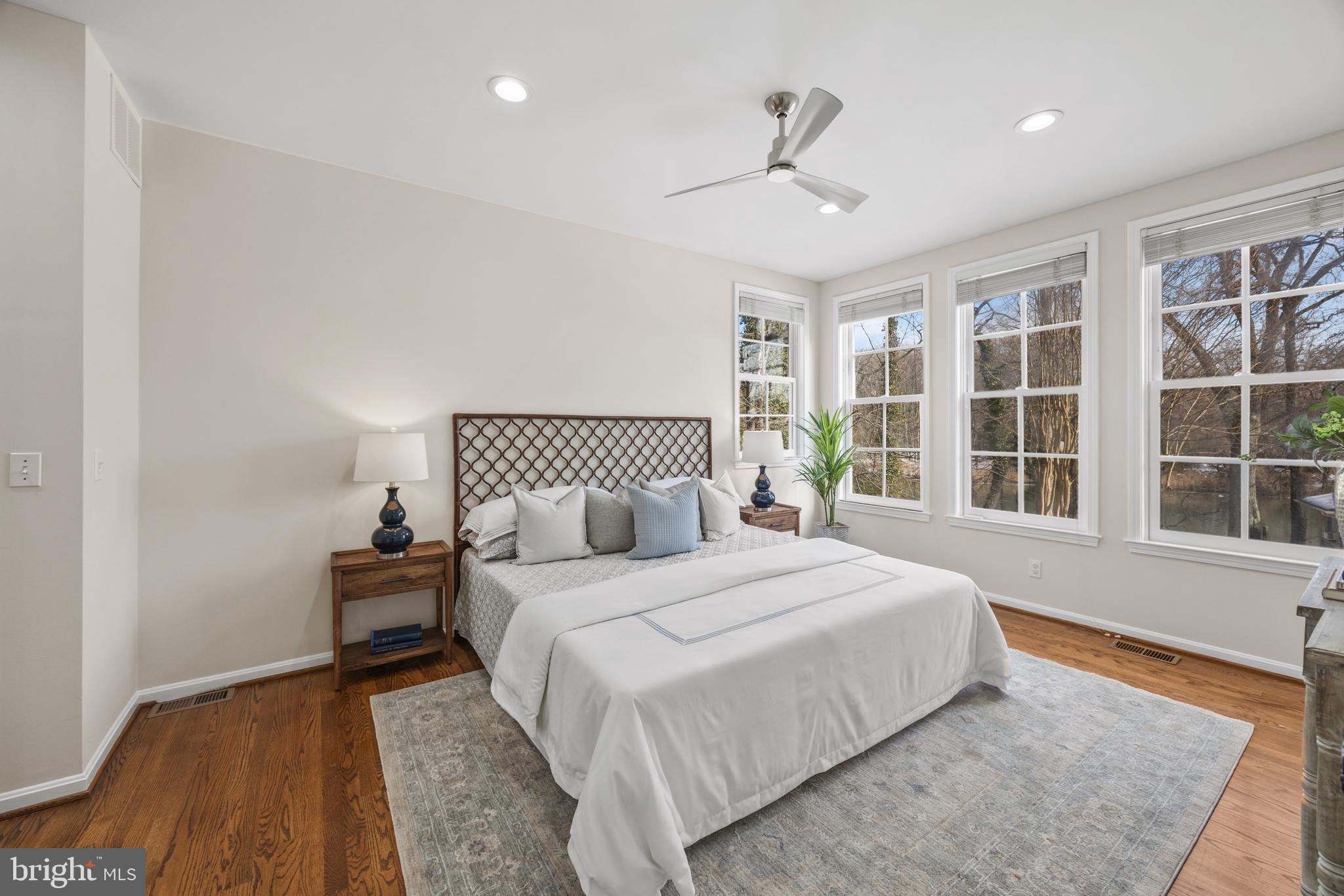 MEREDITH HOMES - Residential