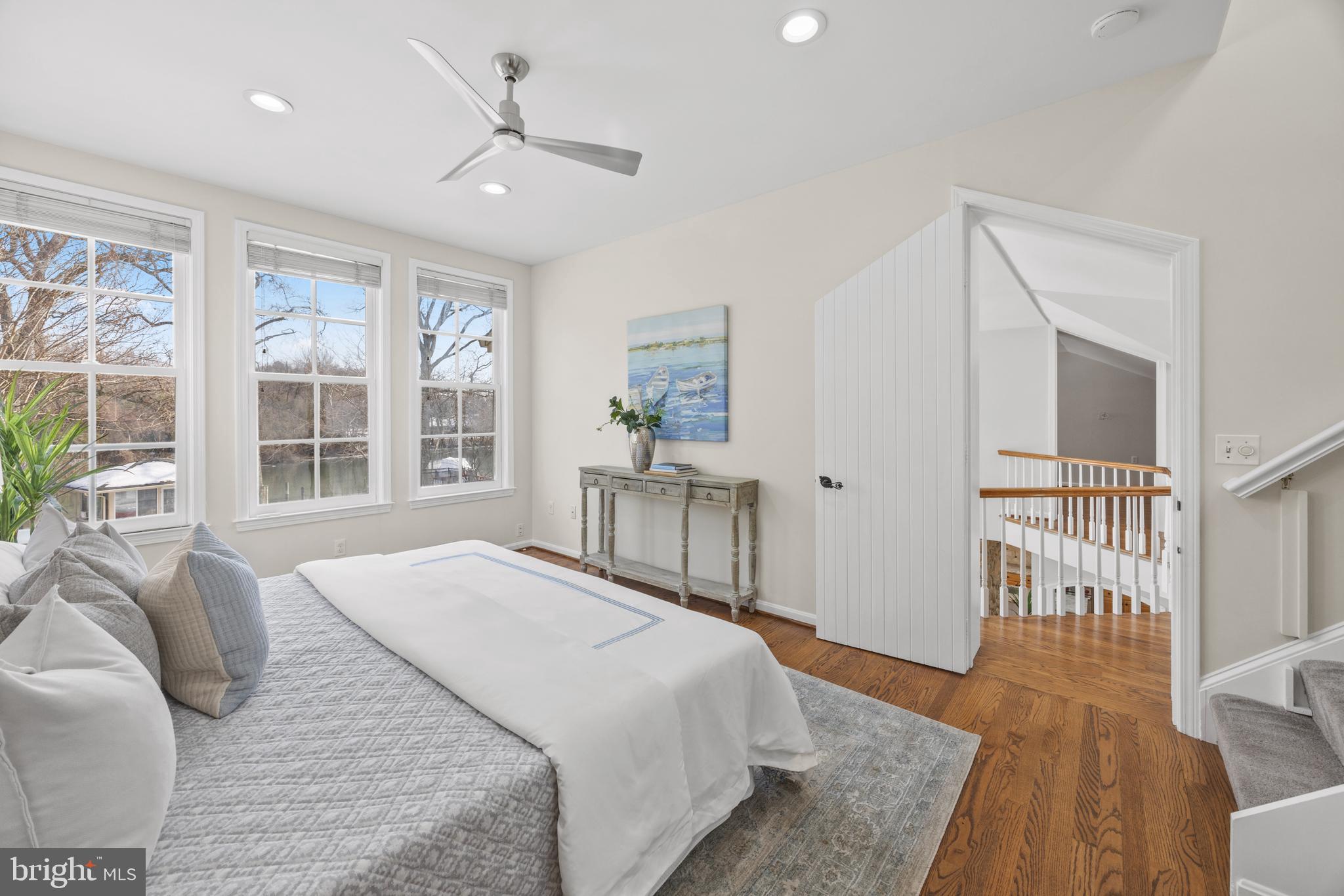 MEREDITH HOMES - Residential