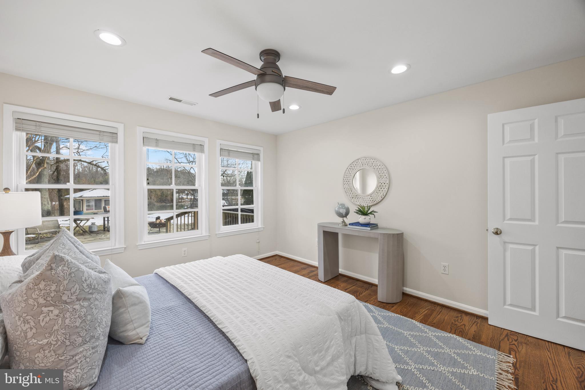 MEREDITH HOMES - Residential