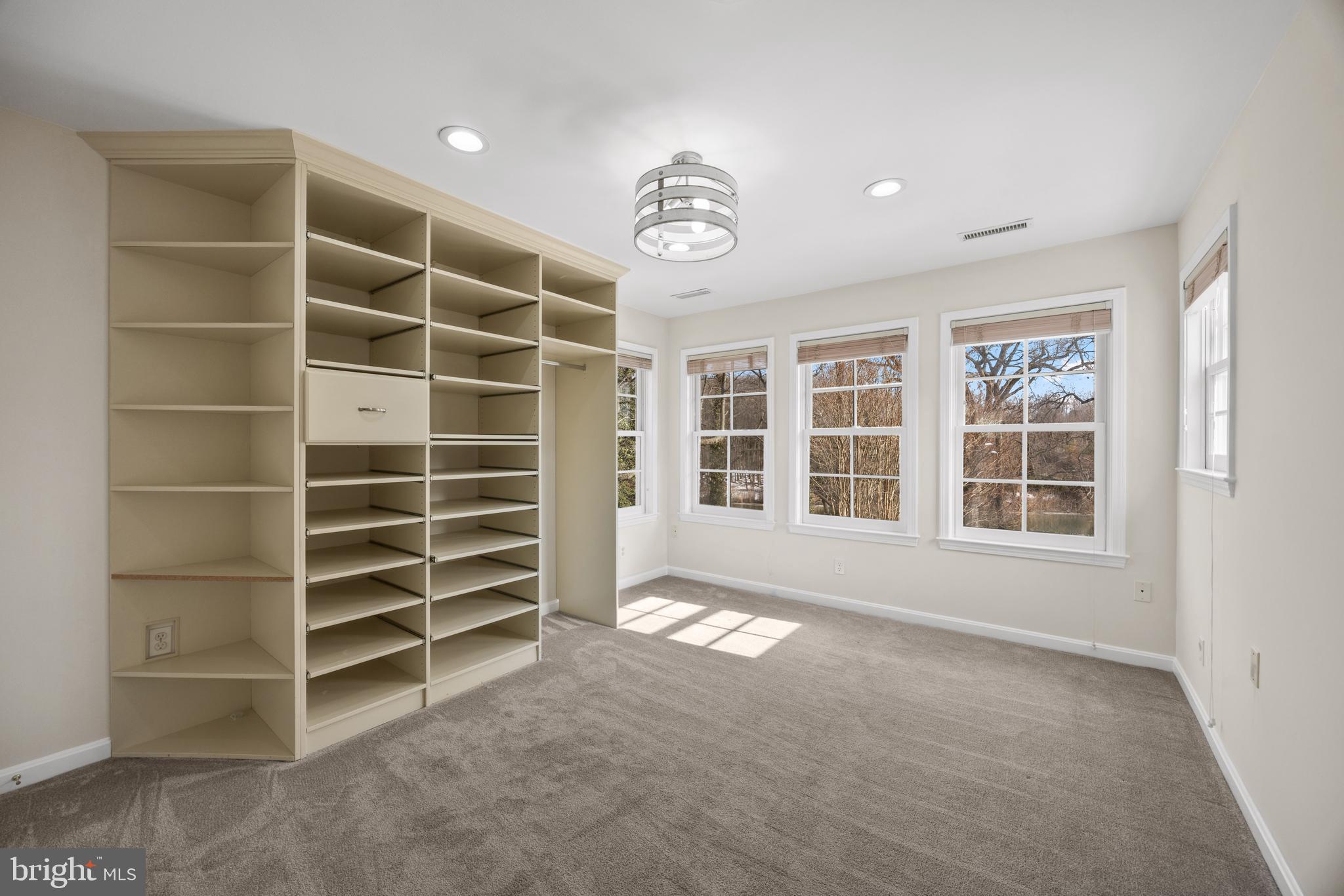 MEREDITH HOMES - Residential