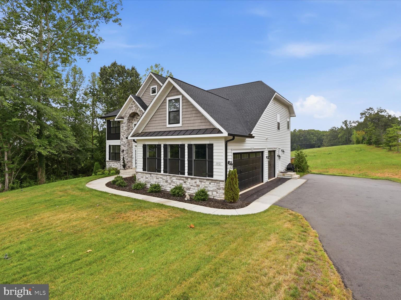 102 DOLITTLE FARM RD