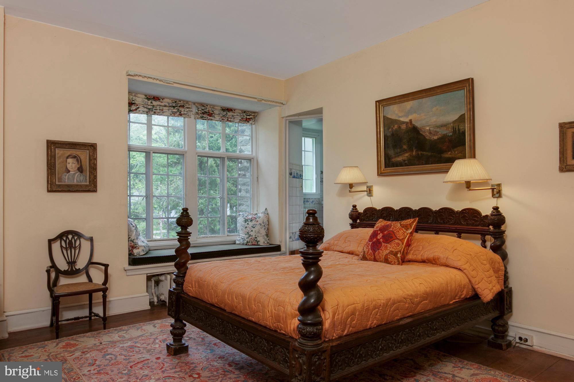 CHESTNUT HILL - Commercial Sale