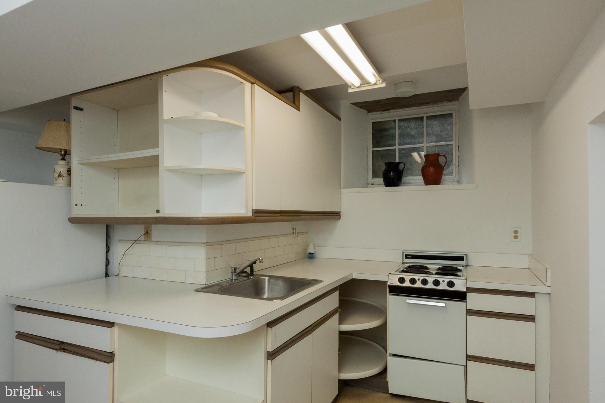 CHESTNUT HILL - Commercial Sale