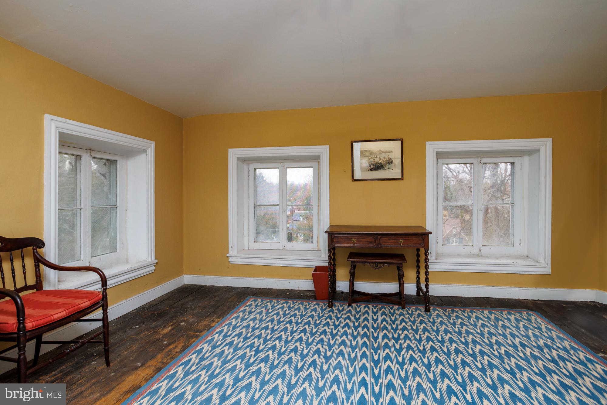 CHESTNUT HILL - Commercial Sale