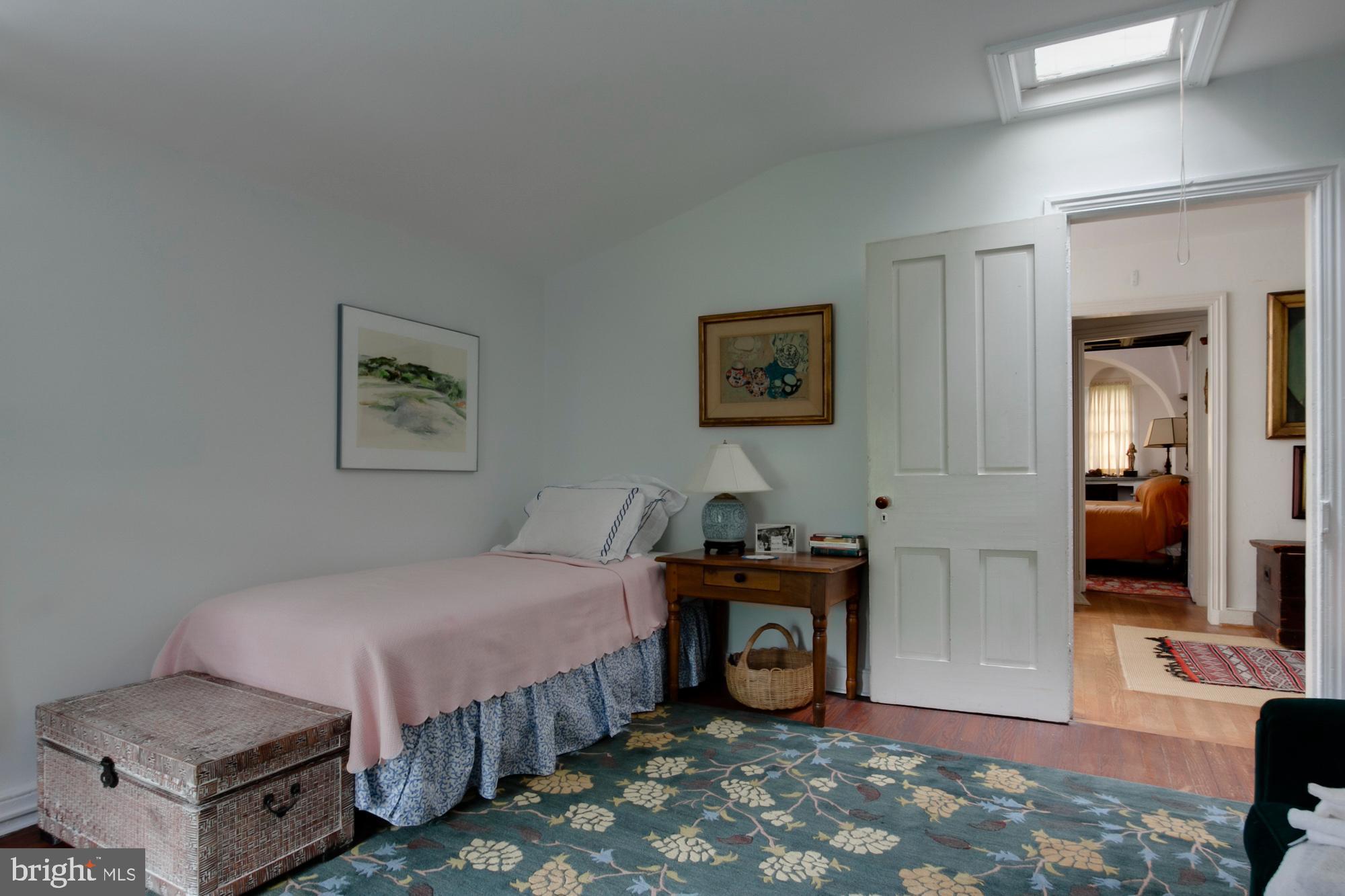 CHESTNUT HILL - Commercial Sale