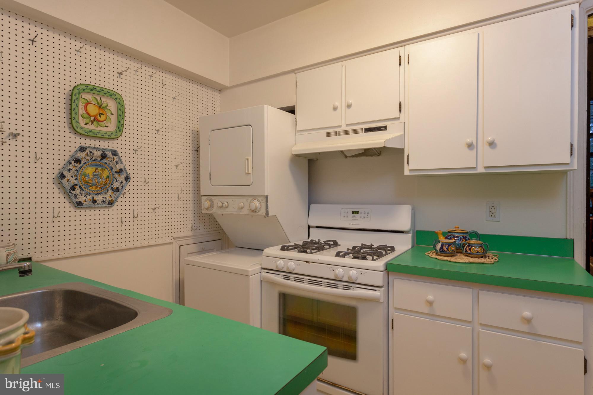 CHESTNUT HILL - Commercial Sale