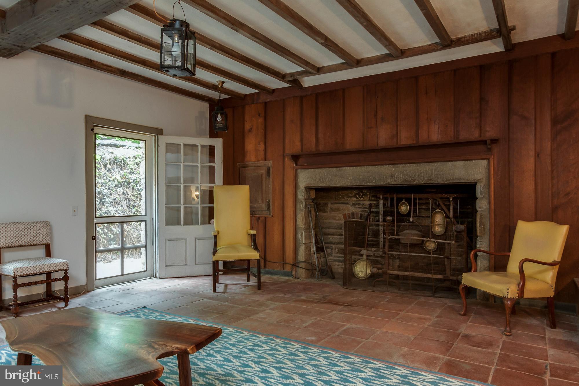 CHESTNUT HILL - Commercial Sale