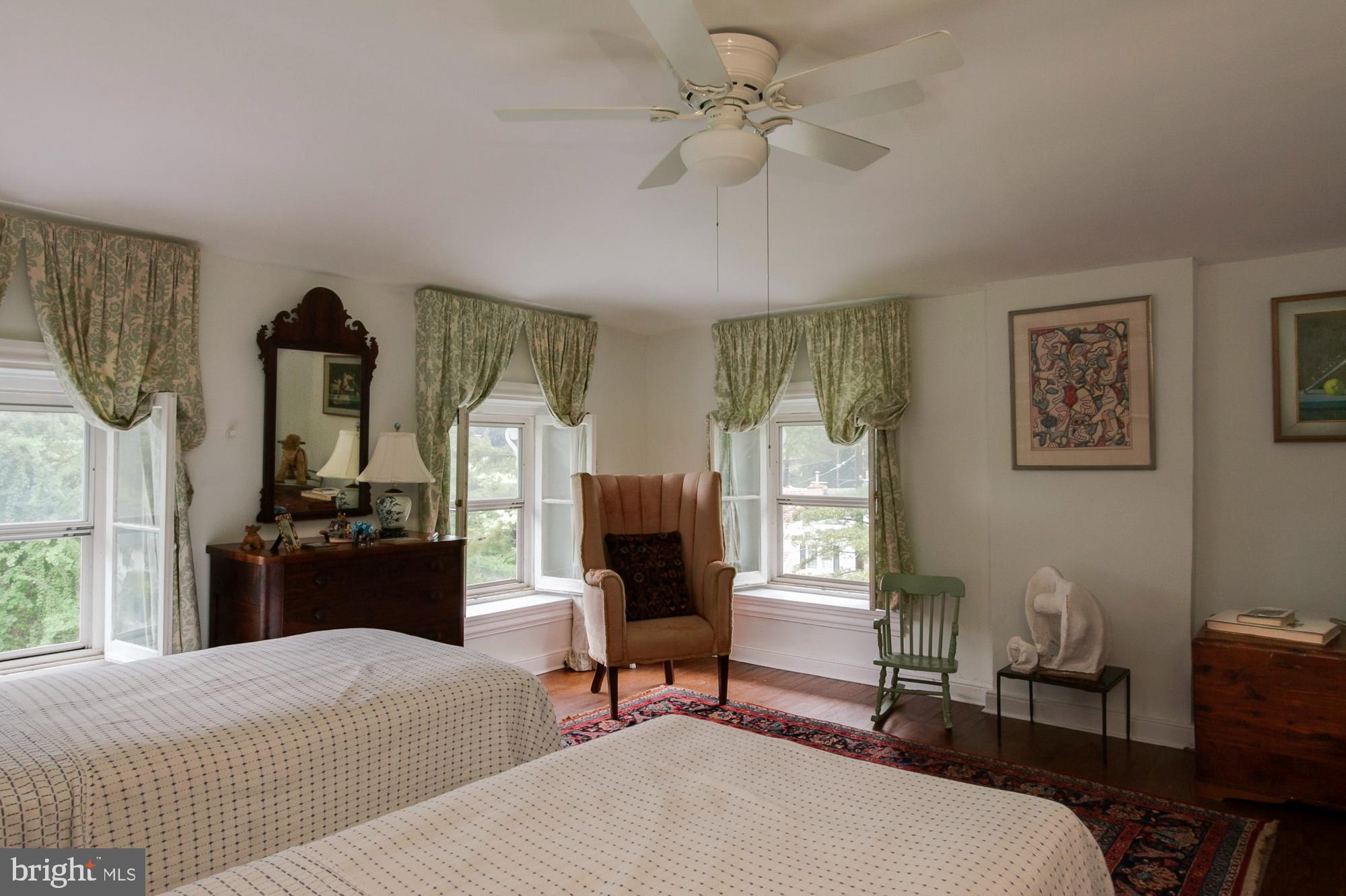 CHESTNUT HILL - Commercial Sale