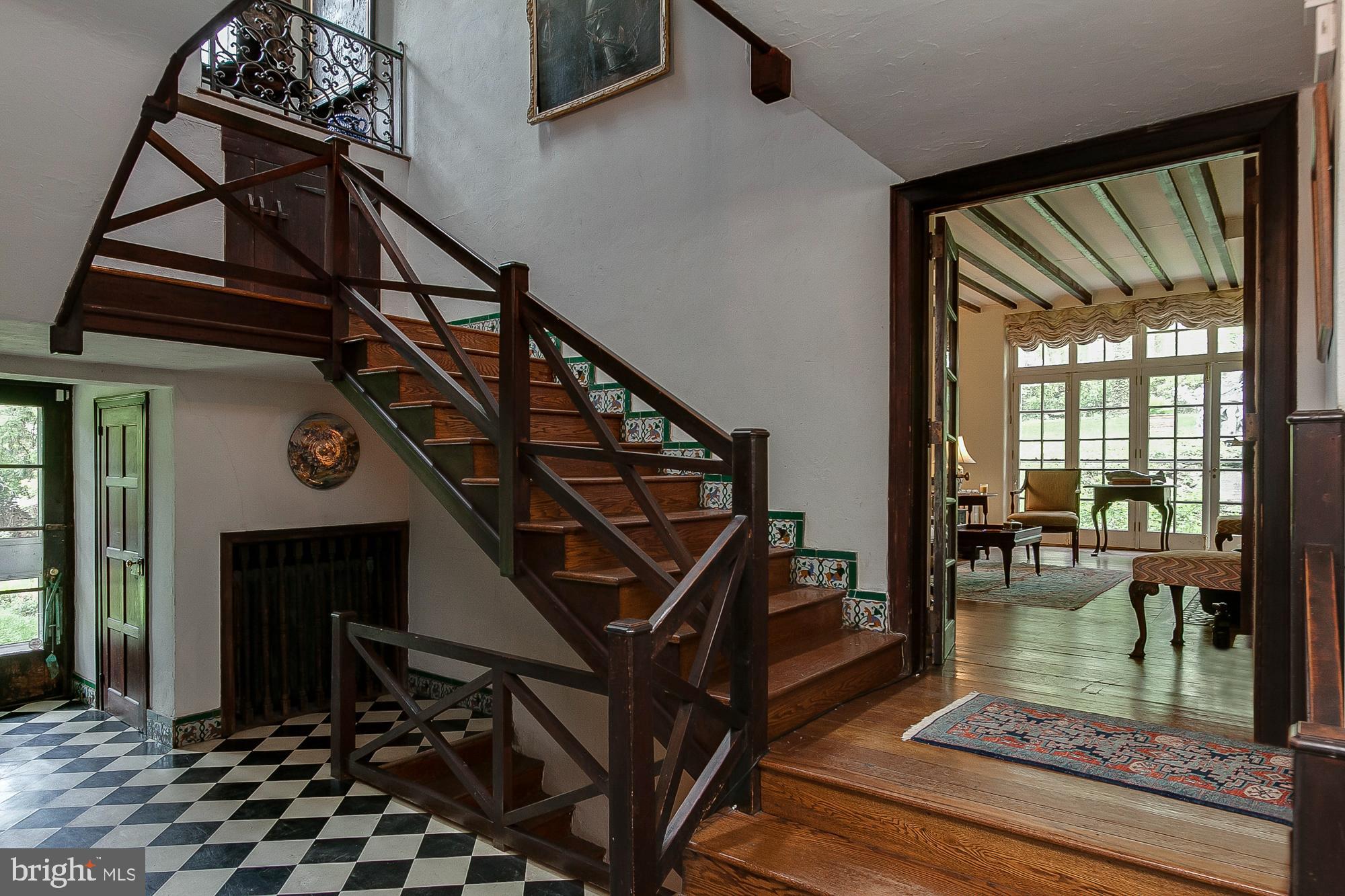 CHESTNUT HILL - Commercial Sale