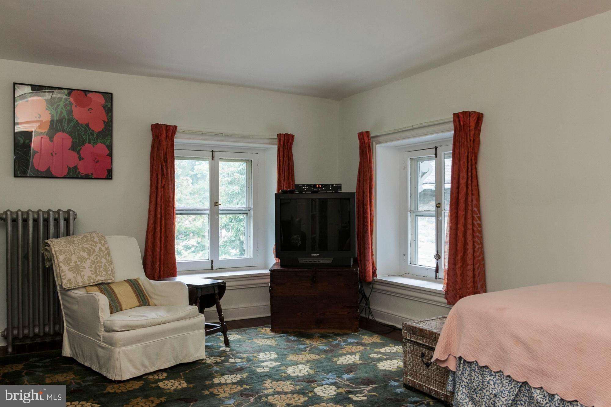 CHESTNUT HILL - Commercial Sale