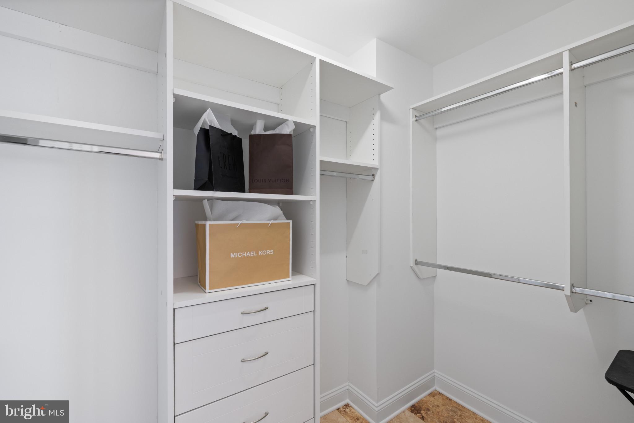 HARBORVIEW TOWERS - Residential Lease