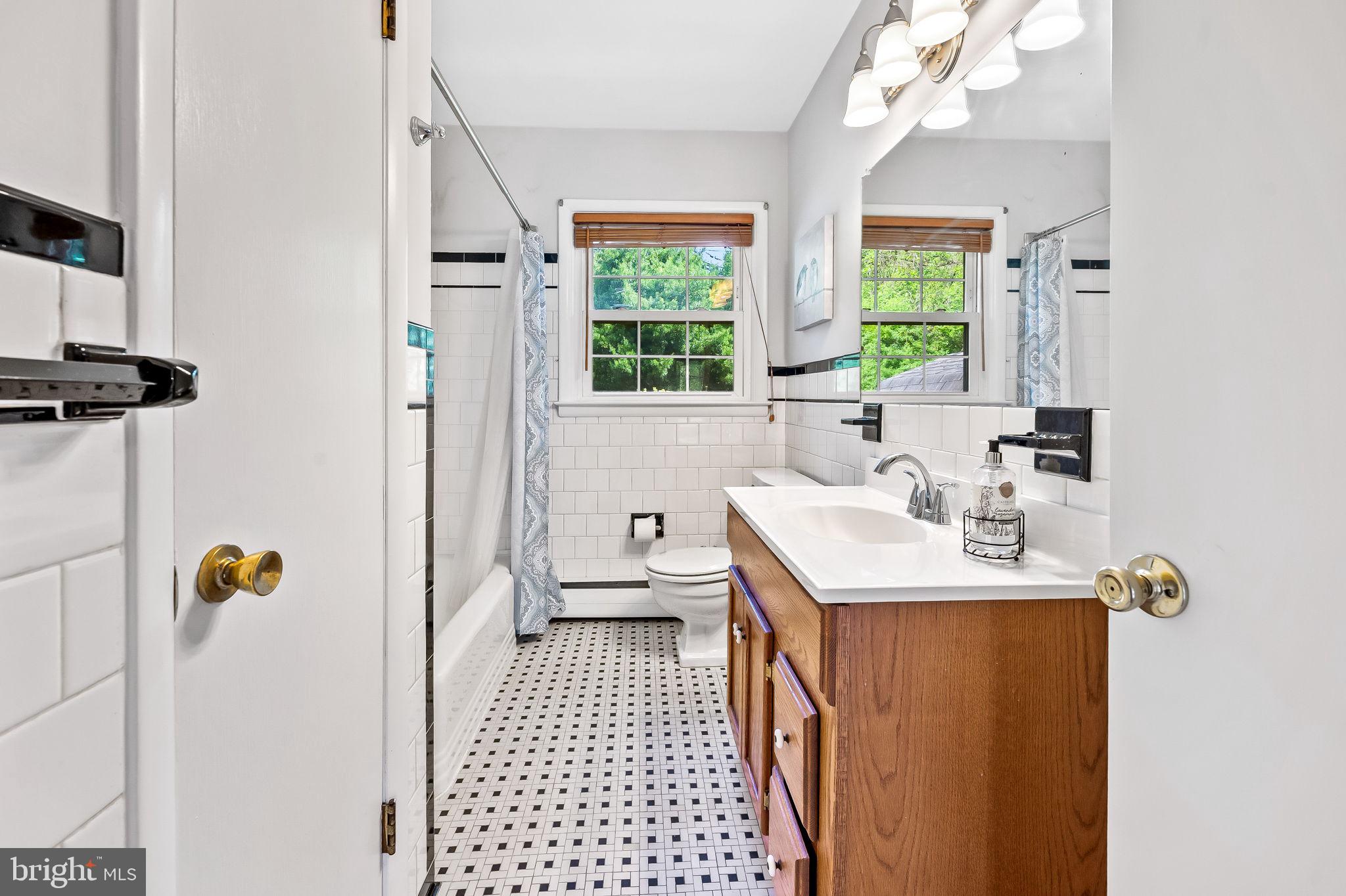 STRATFORD - Residential