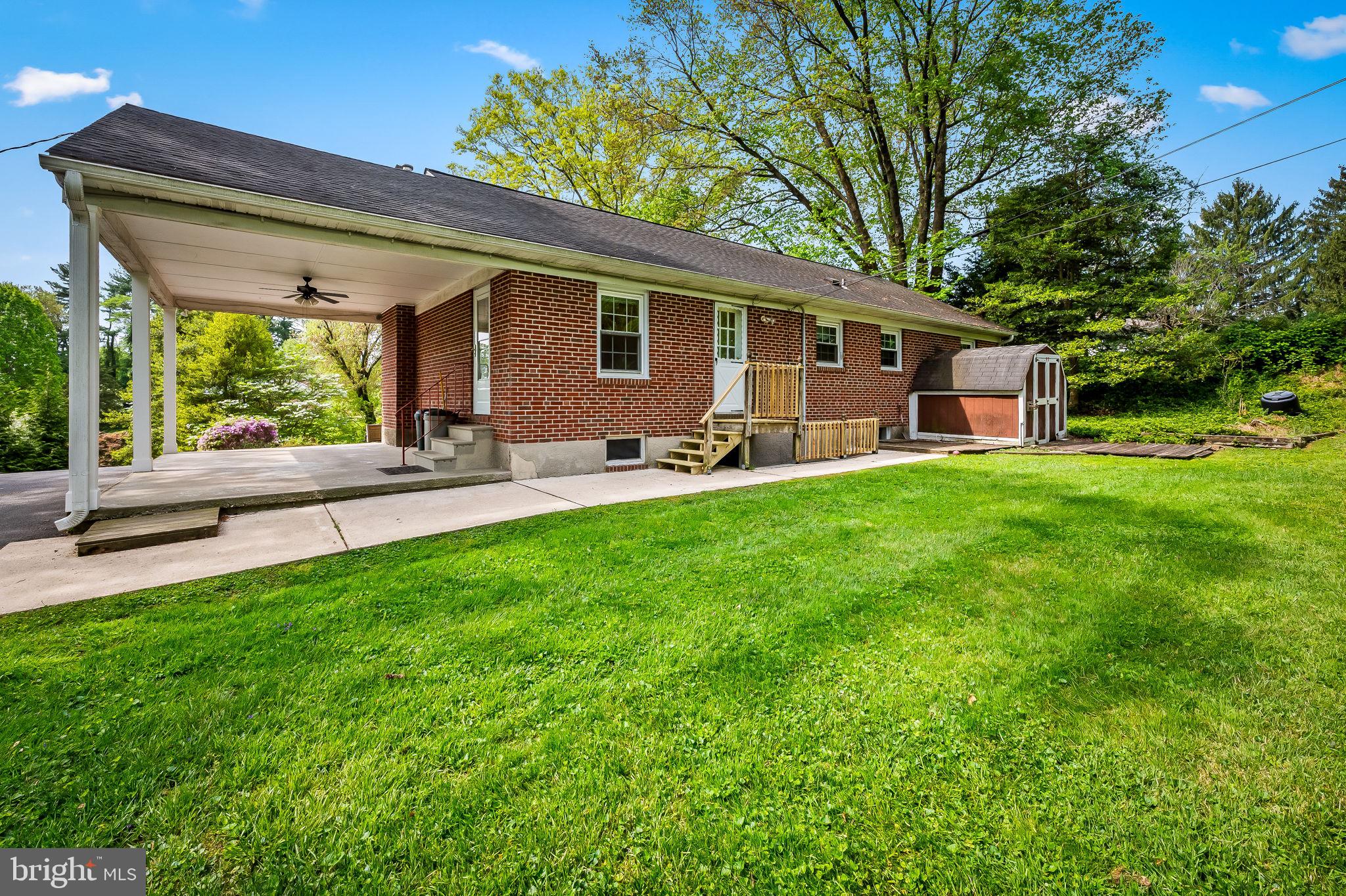 STRATFORD - Residential