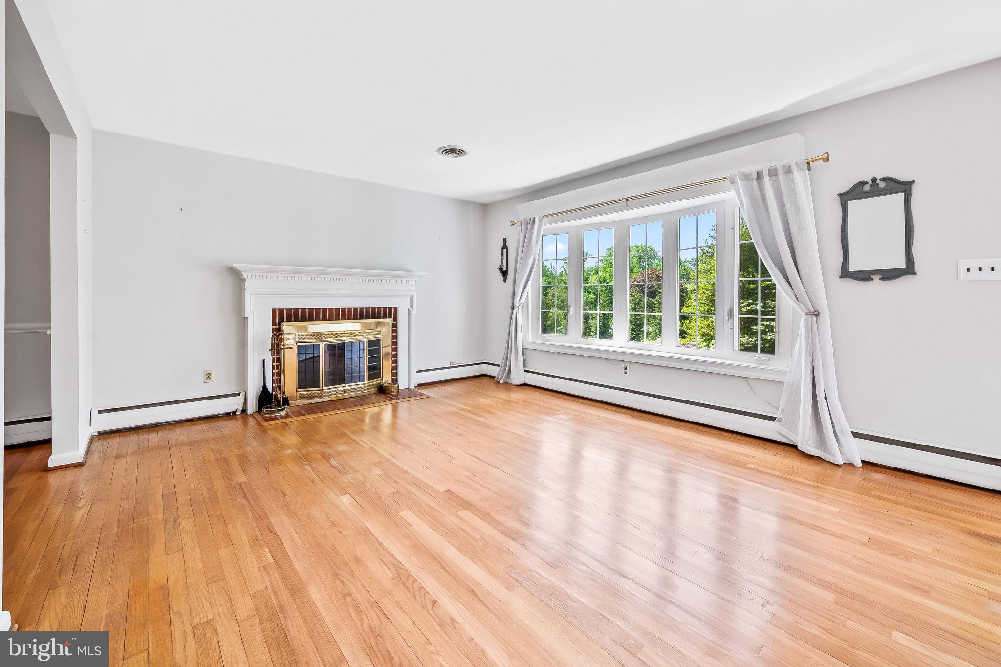 STRATFORD - Residential