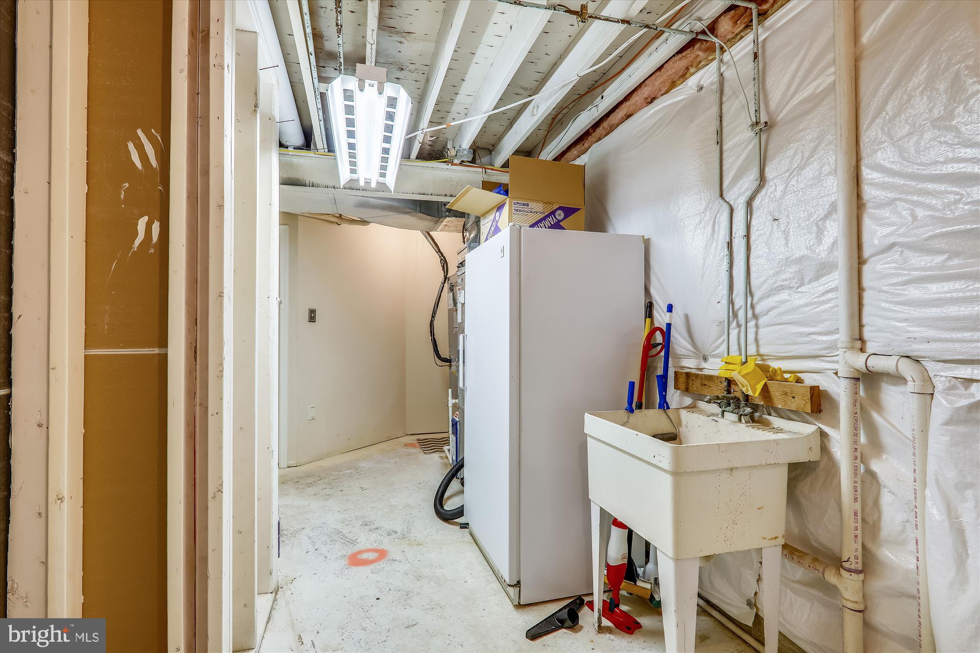 POPKINS FARM ESTATES - Residential Lease