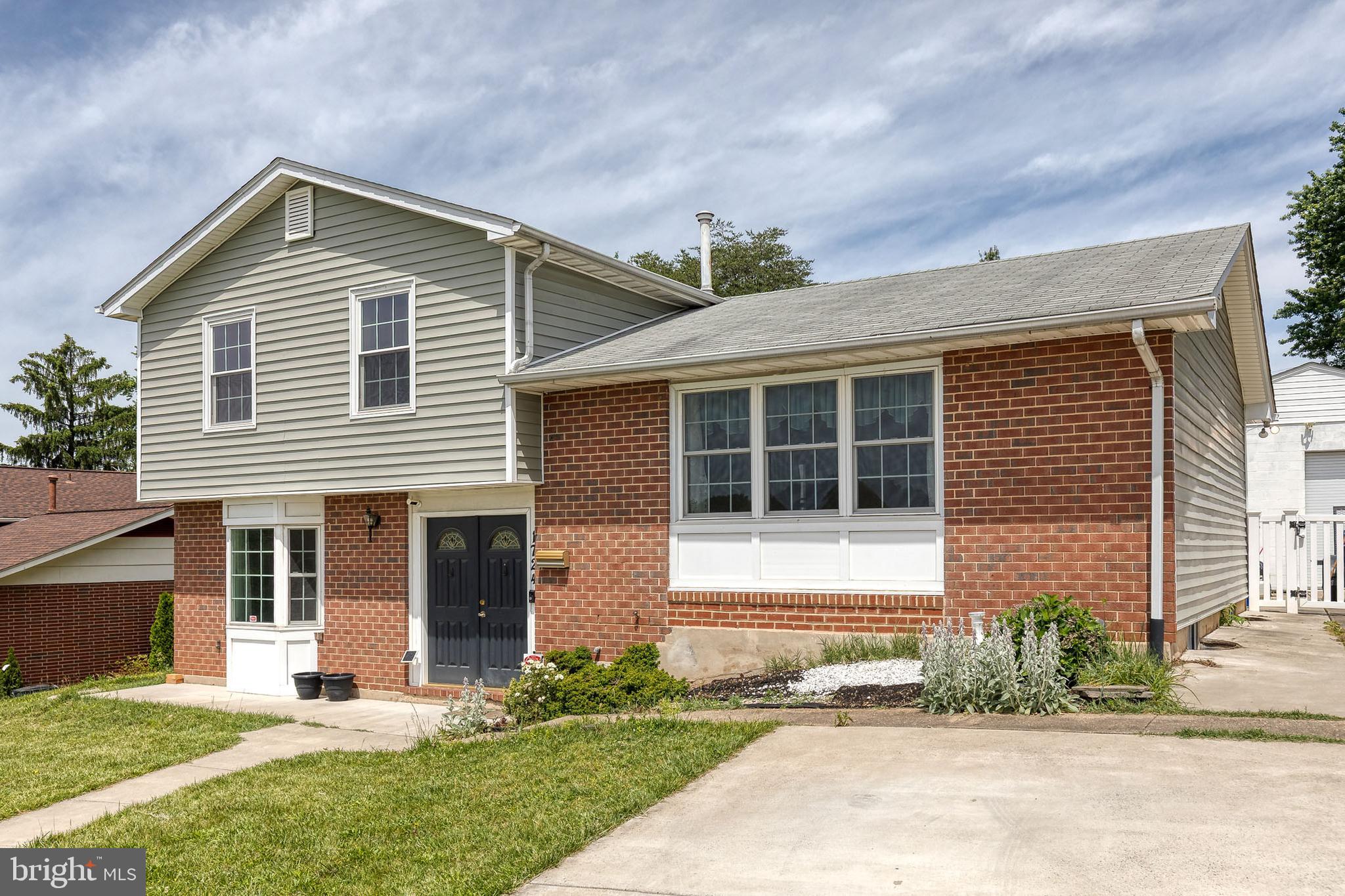 1724 WEYBURN ROAD