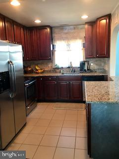 RED CEDAR HILL - Residential Lease