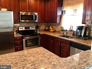 RED CEDAR HILL - Residential Lease